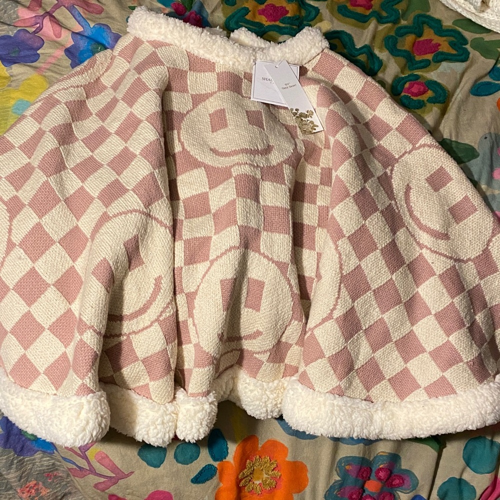 Shabby Chic Mauve and Cream Smiley Face Holiday Tree Skirt